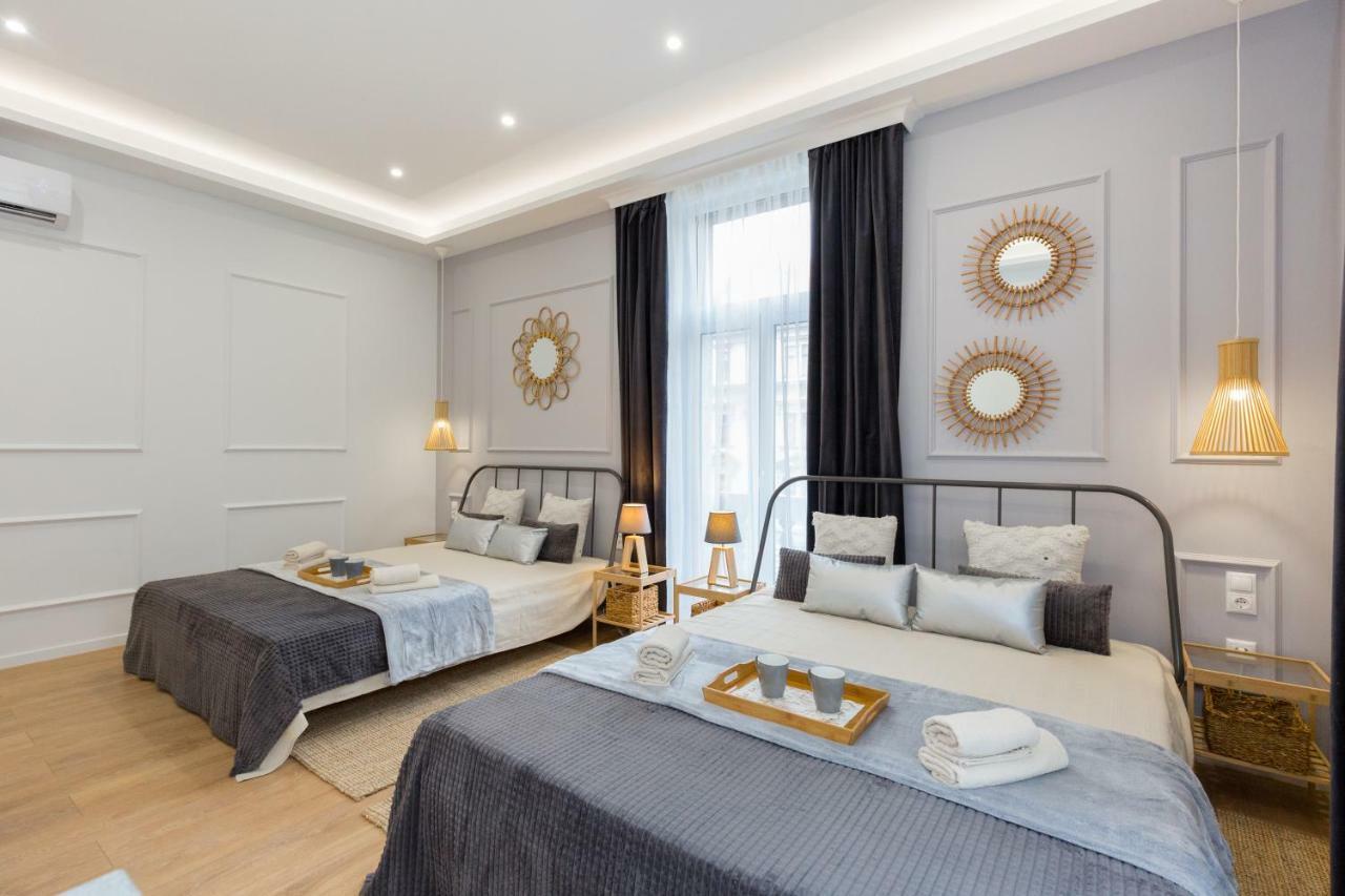 Apartment Holidays *